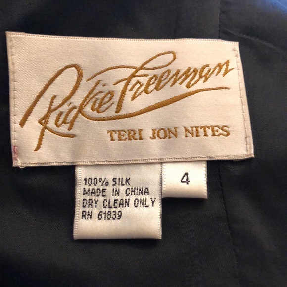 Teri Jon by Rickie Freeman 💯 Silk Dress with Ruffled Hem - Picture 7 of 8